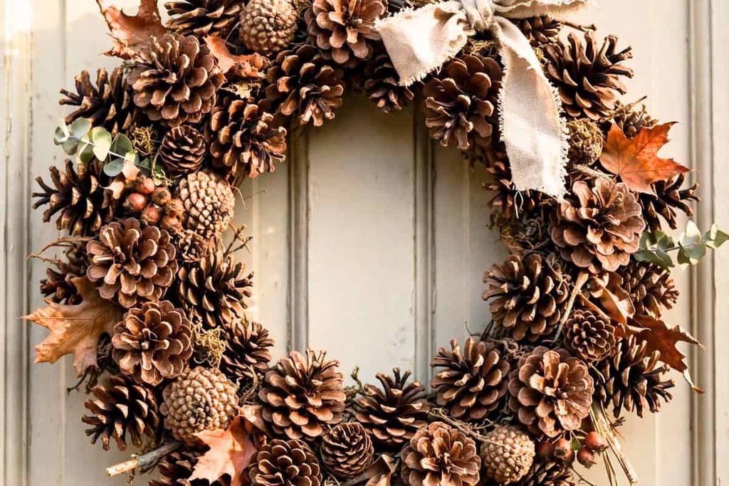 DIY pinecone wreath for inexpensive fall decorating